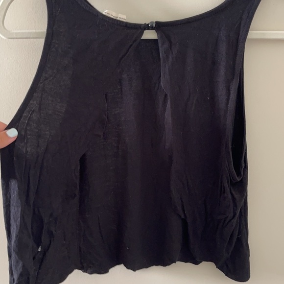 UO open back black crop tank w/ scallop edges - XS - Picture 4 of 4